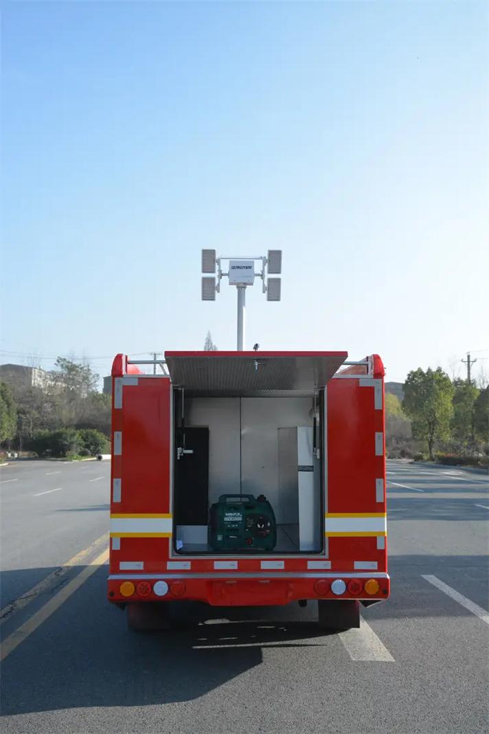 多功能应急通信指挥车 SUV平台与拓展方舱构筑移动指挥中枢